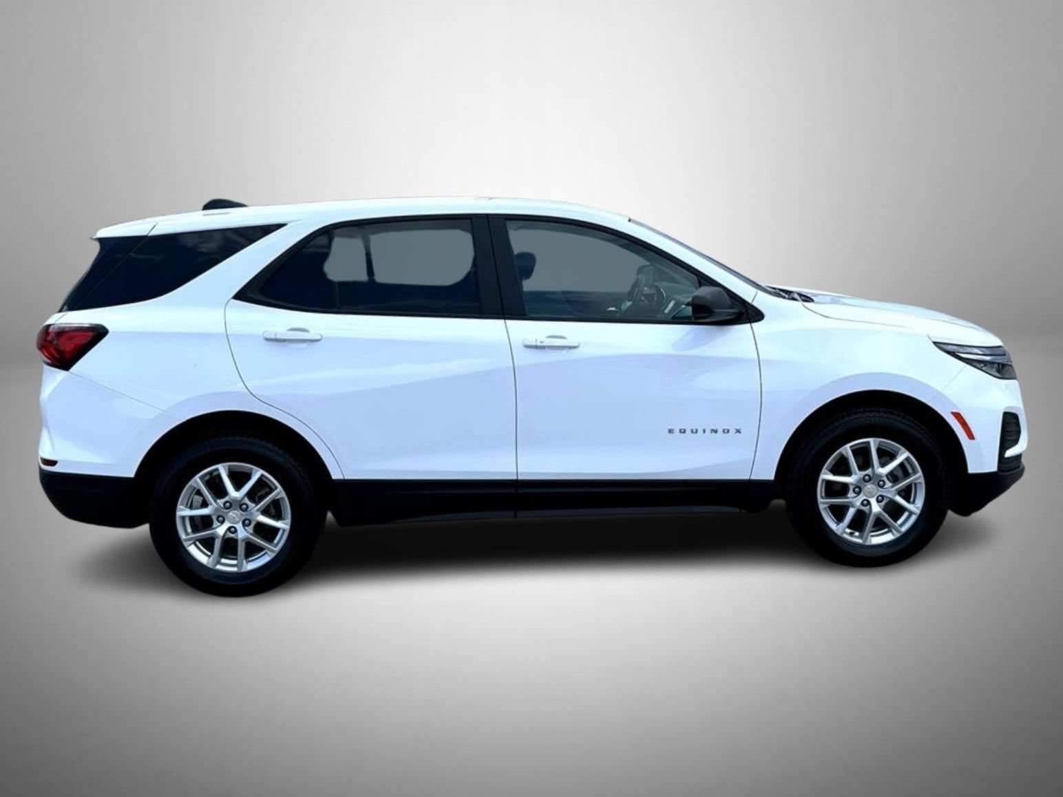 Certified 2024 Chevrolet Equinox LS w/ LS Convenience Package AWD/4WD image 4