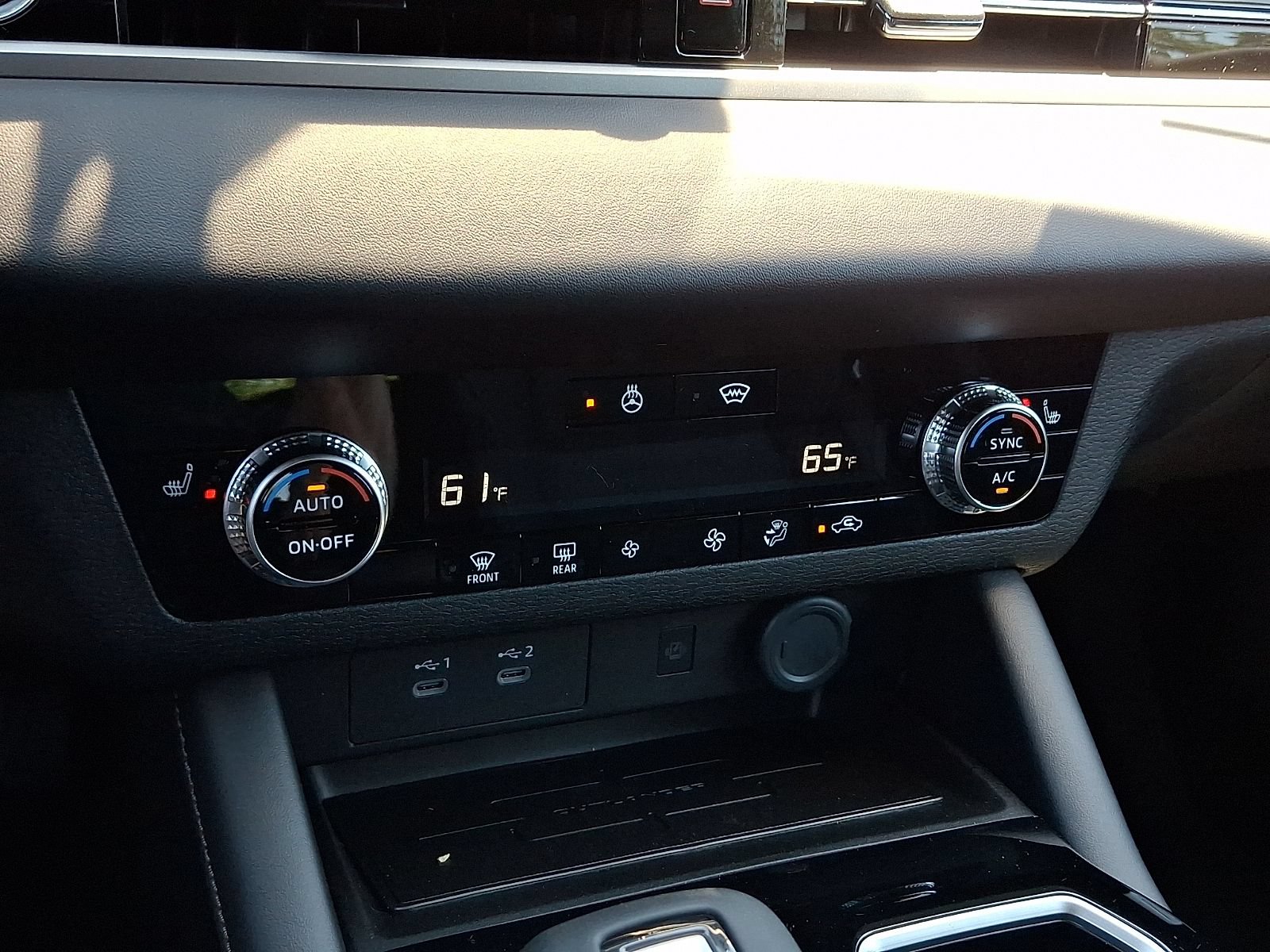 New 2026 Mitsubishi Outlander LE AWD/4WD image 16