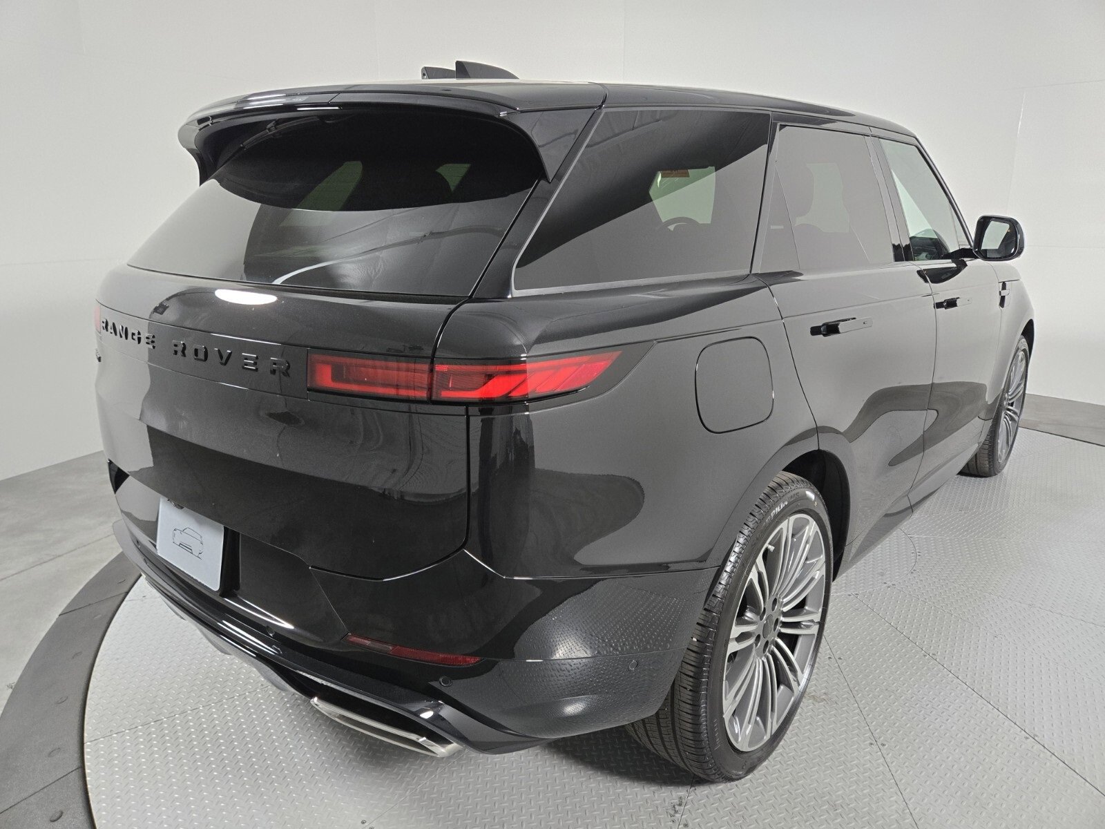 New 2026 Land Rover Range Rover Sport Dynamic SE image 2