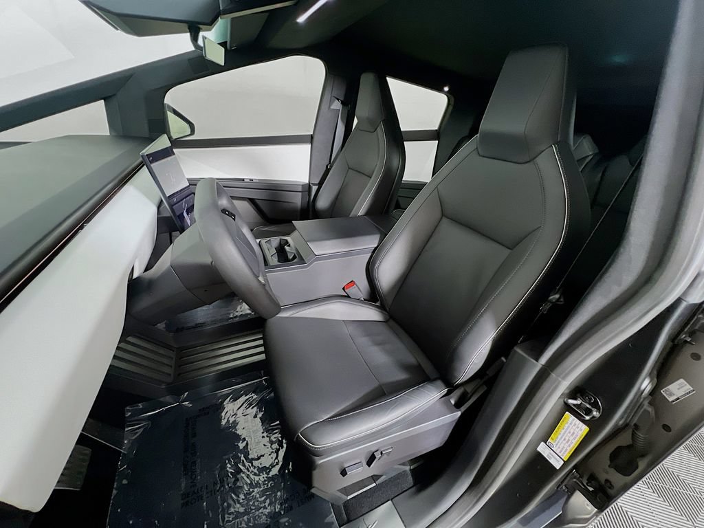 Used 2024 Tesla Cybertruck AWD Crew Cab image 21