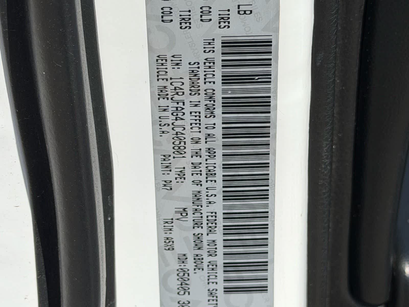 Used 2018 Jeep Grand Cherokee Laredo AWD/4WD image 30