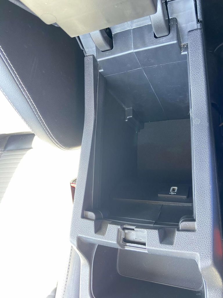 Used 2019 Ford Escape SE image 27