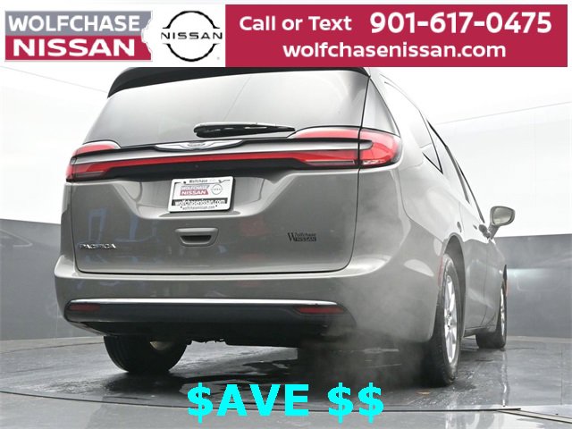 Used 2022 Chrysler Pacifica Touring-L image 23