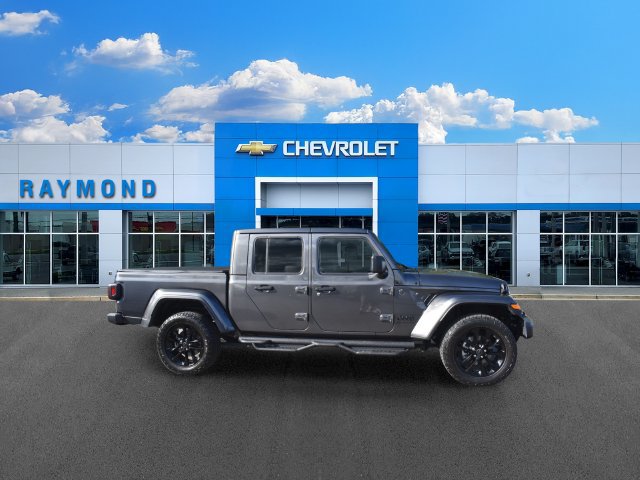 Used 2025 Jeep Gladiator Sport AWD/4WD image 2