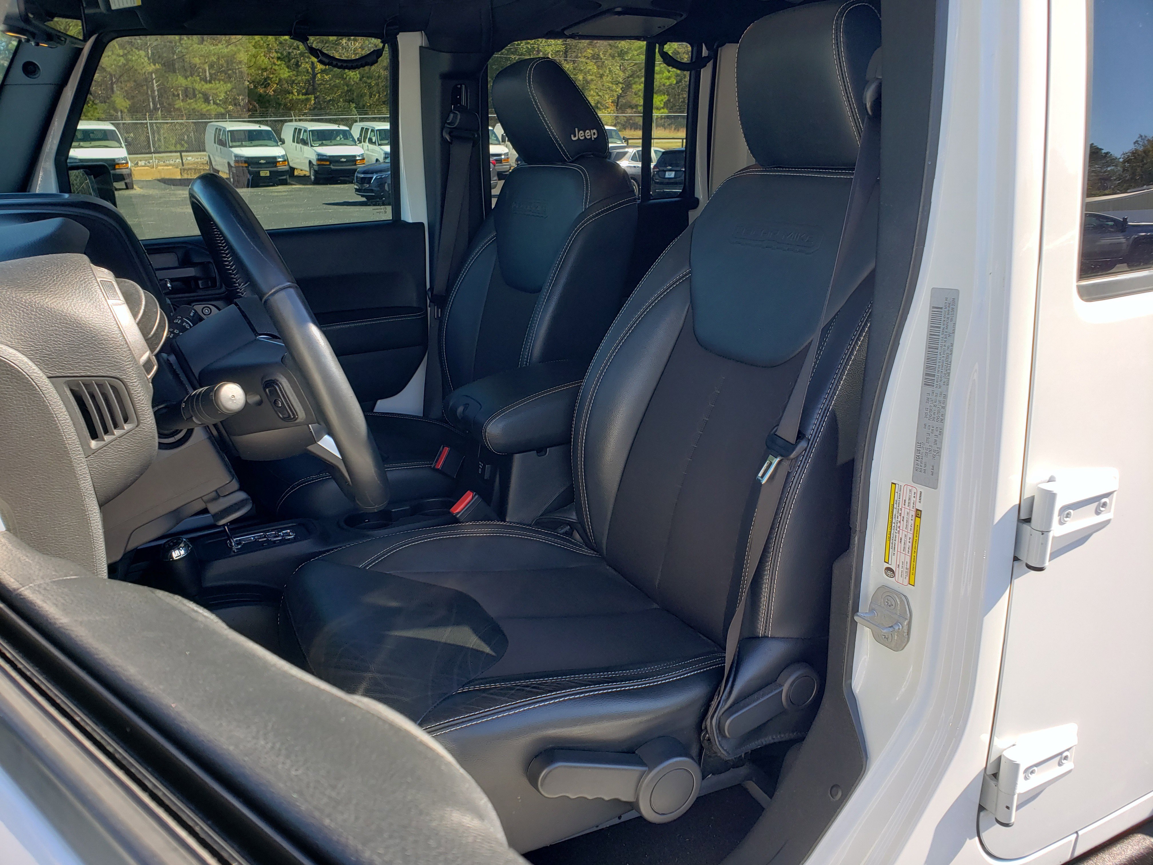 Used 2018 Jeep Wrangler Unlimited Sport image 32