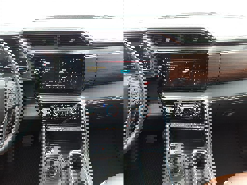 Used 2023 GMC Sierra 1500 Denali Ultimate image 9