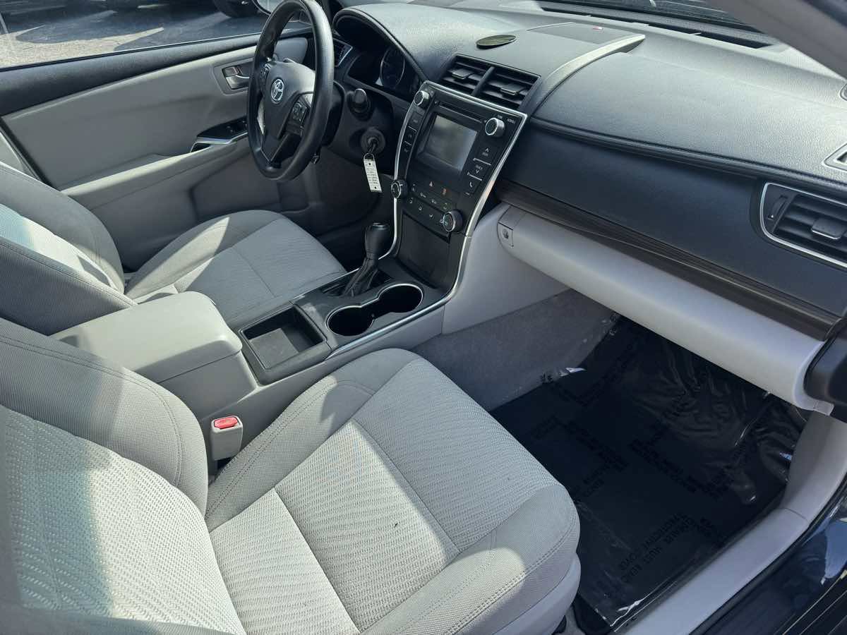 Used 2016 Toyota Camry SE image 13