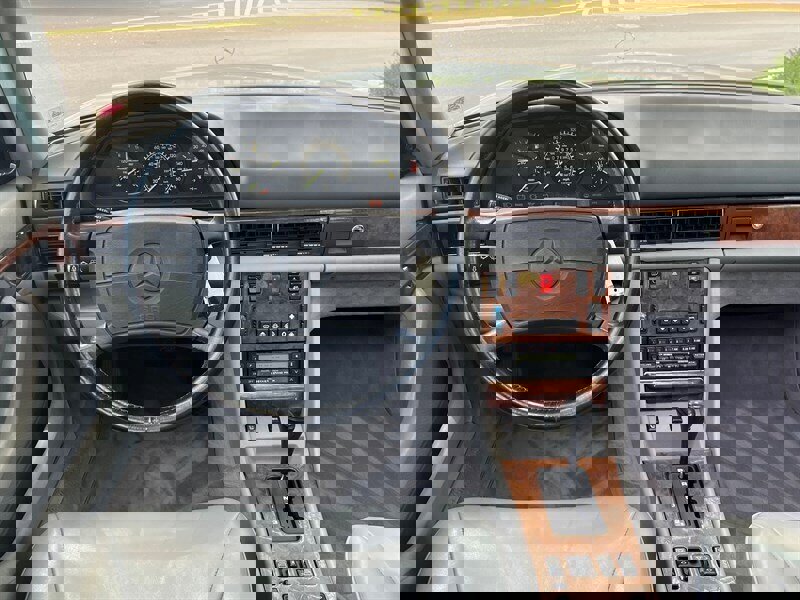 Used 1987 Mercedes-Benz 560 SEL image 16