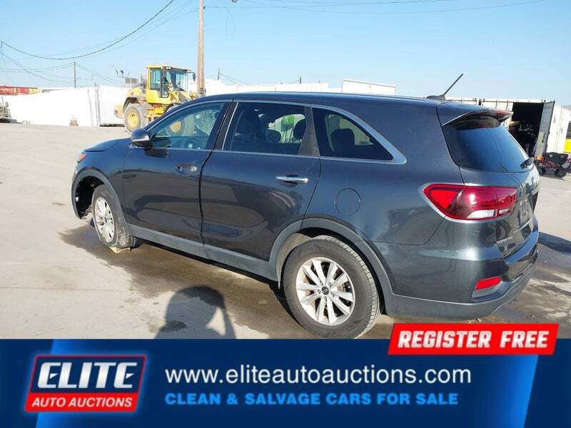 Used 2020 Kia Sorento LX image 6