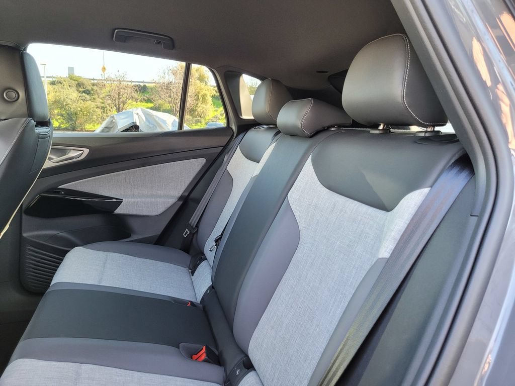 New 2026 Volkswagen ID.4 Pro RWD image 13
