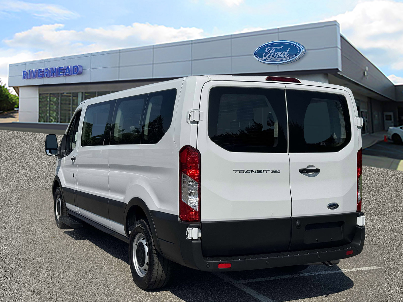 Used 2023 Ford Transit 350 XL image 4