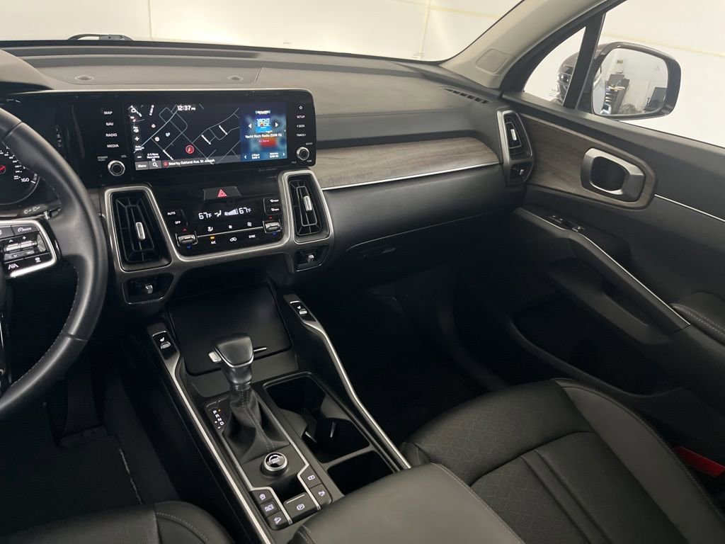 Used 2023 Kia Sorento EX w/ Panoramic Sunroof Package FWD image 34