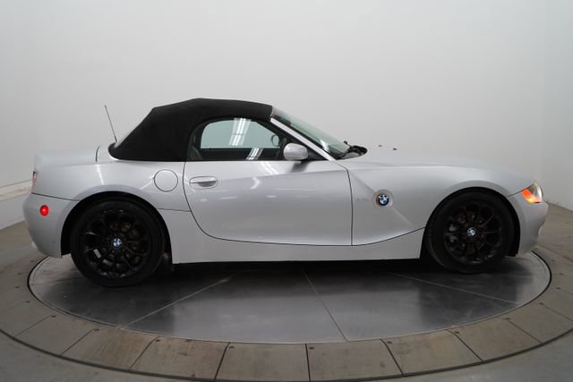 Used 2003 BMW Z4 2.5i image 8