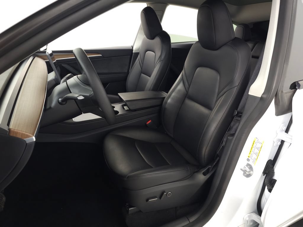 Used 2025 Tesla Model Y Long Range AWD/4WD image 16