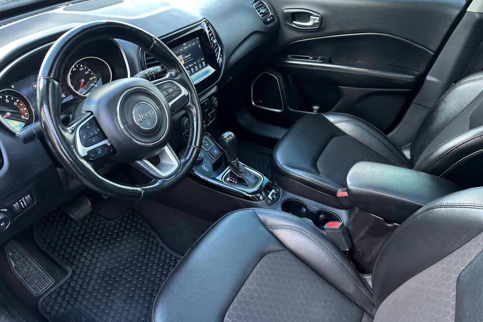 Used 2021 Jeep Compass Latitude w/ Sun and Sound Group AWD/4WD image 11