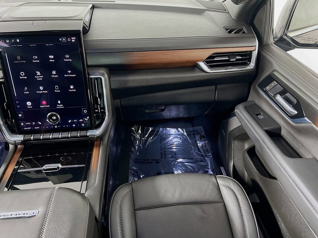 Used 2025 GMC Yukon XL Denali AWD/4WD image 24
