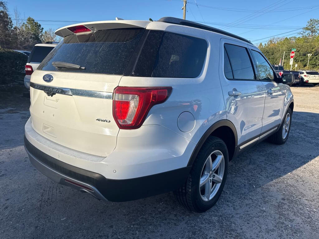 Used 2016 Ford Explorer XLT AWD/4WD image 4