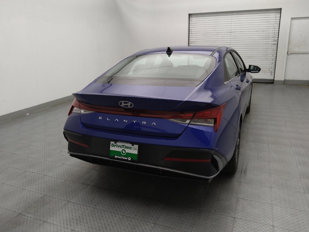 Used 2025 Hyundai Elantra SEL FWD image 7