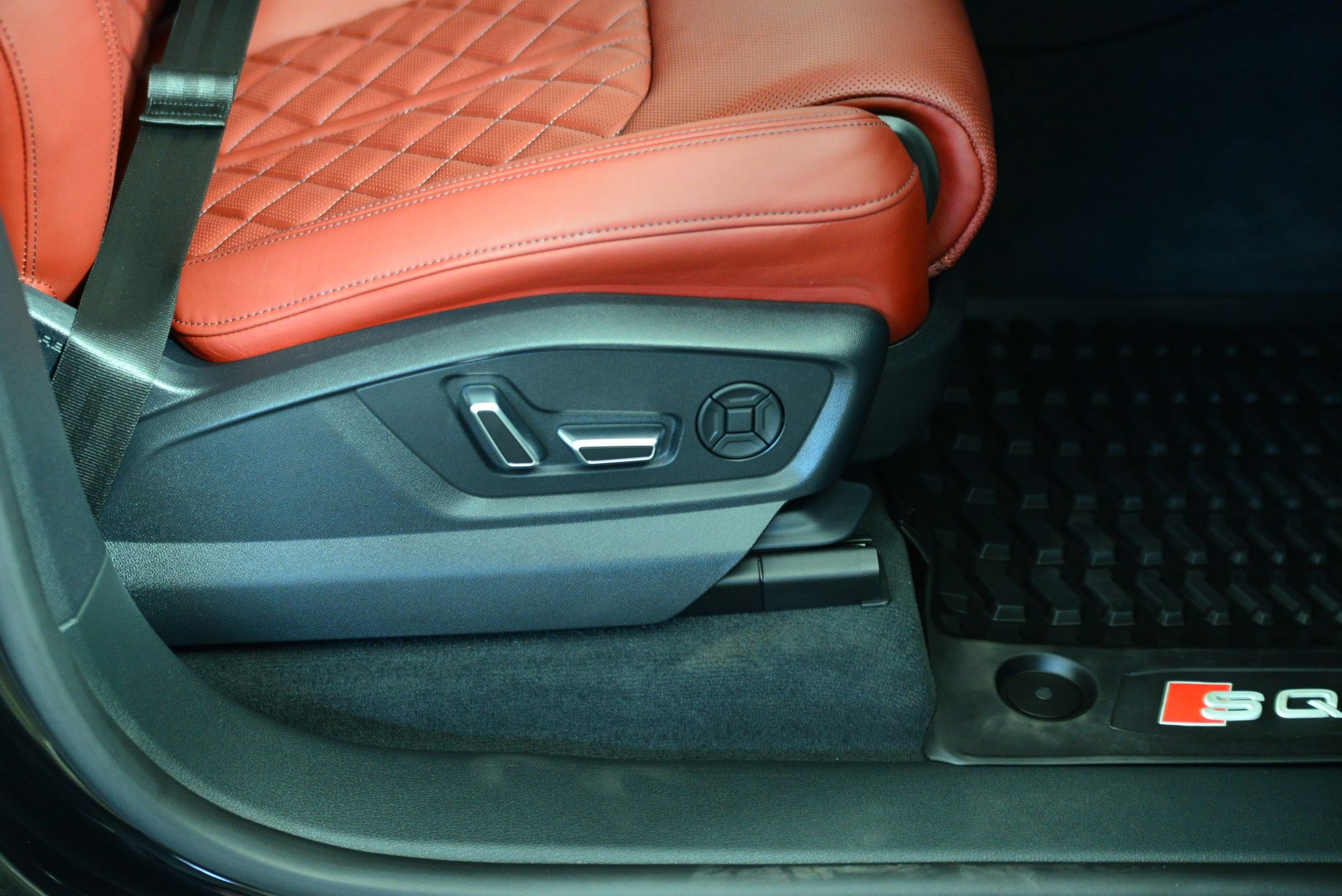 Certified 2025 Audi SQ8 Premium Plus image 10