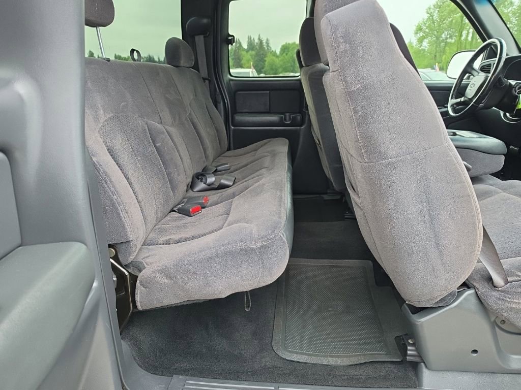 Used 2002 Chevrolet Silverado 2500 LS w/ Electrical Convenience Pkg AWD/4WD image 11