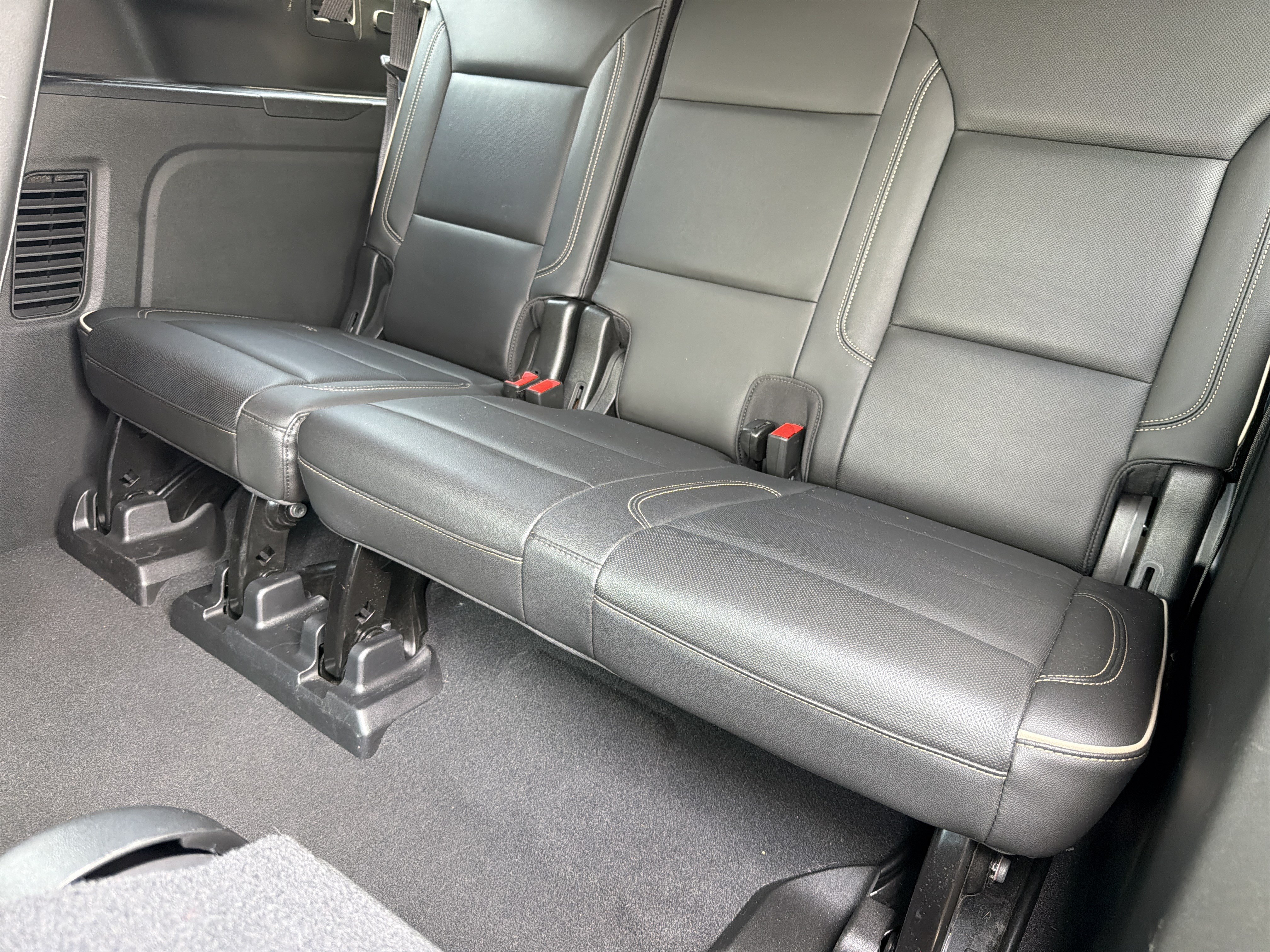 Certified 2021 GMC Yukon XL SLT w/ SLT Luxury Plus Package AWD/4WD image 22