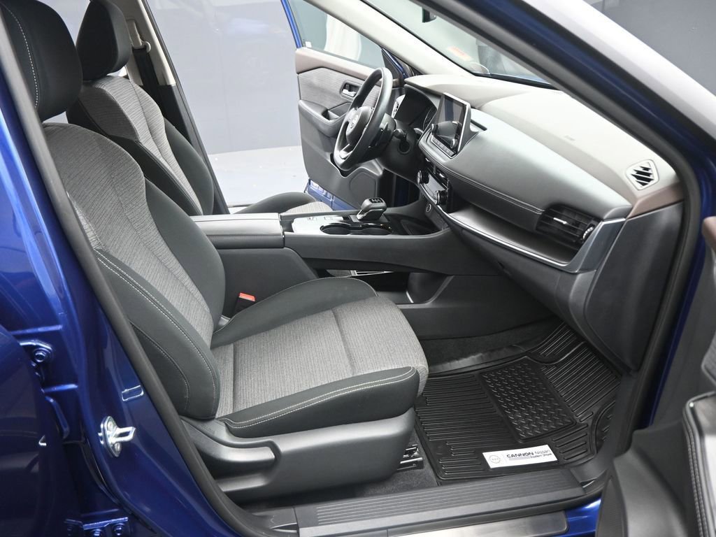 Used 2022 Nissan Rogue SV image 21