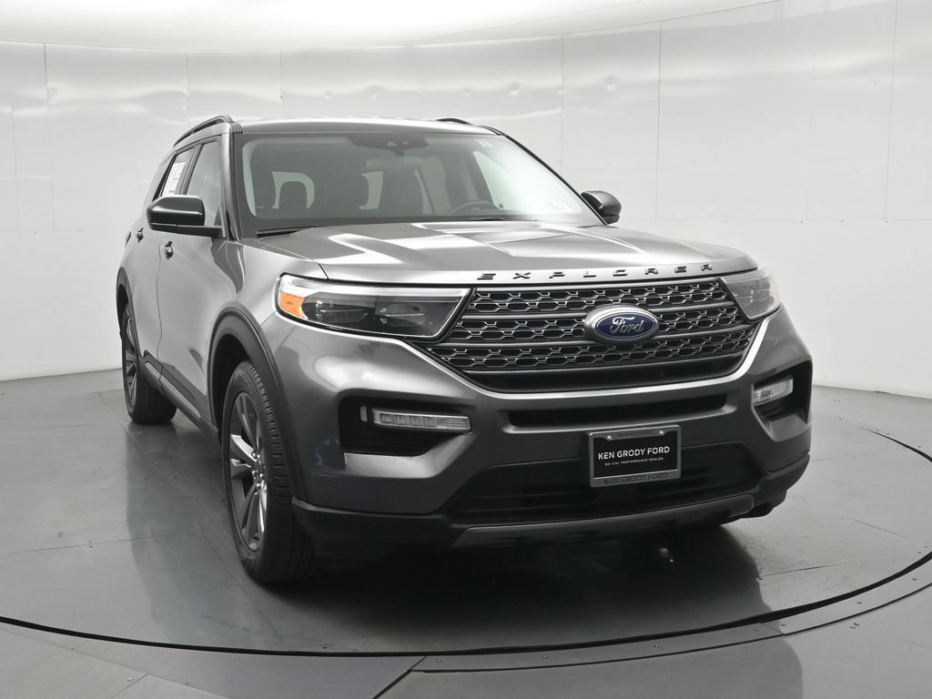 Certified 2023 Ford Explorer XLT w/ Equipment Group 202A RWD image 44