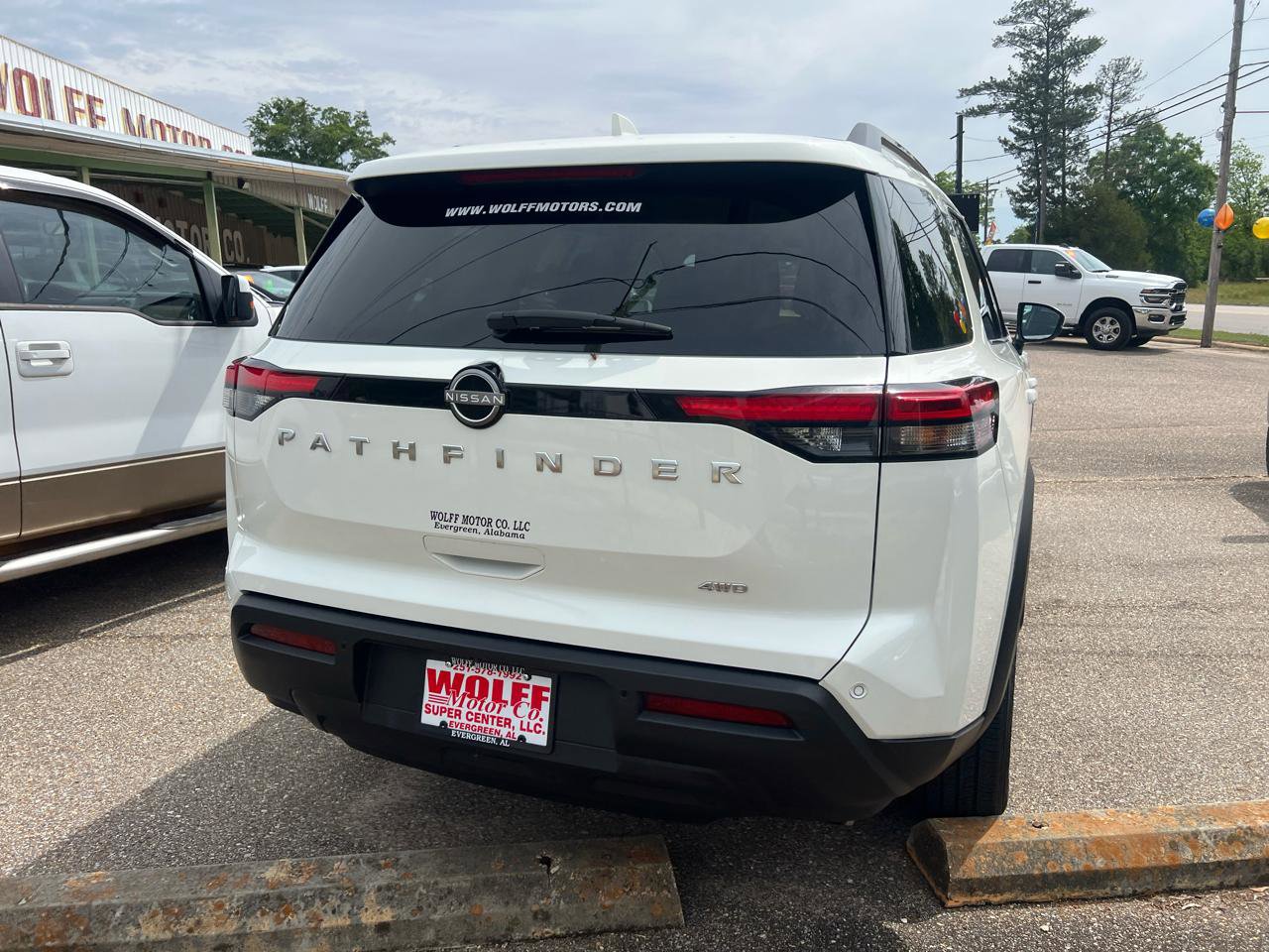 Used 2025 Nissan Pathfinder SV AWD/4WD image 6