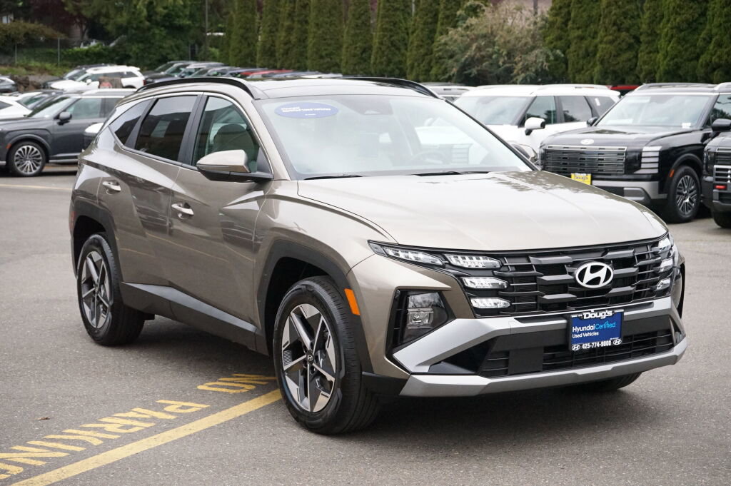 Certified 2025 Hyundai Tucson SEL AWD/4WD image 3