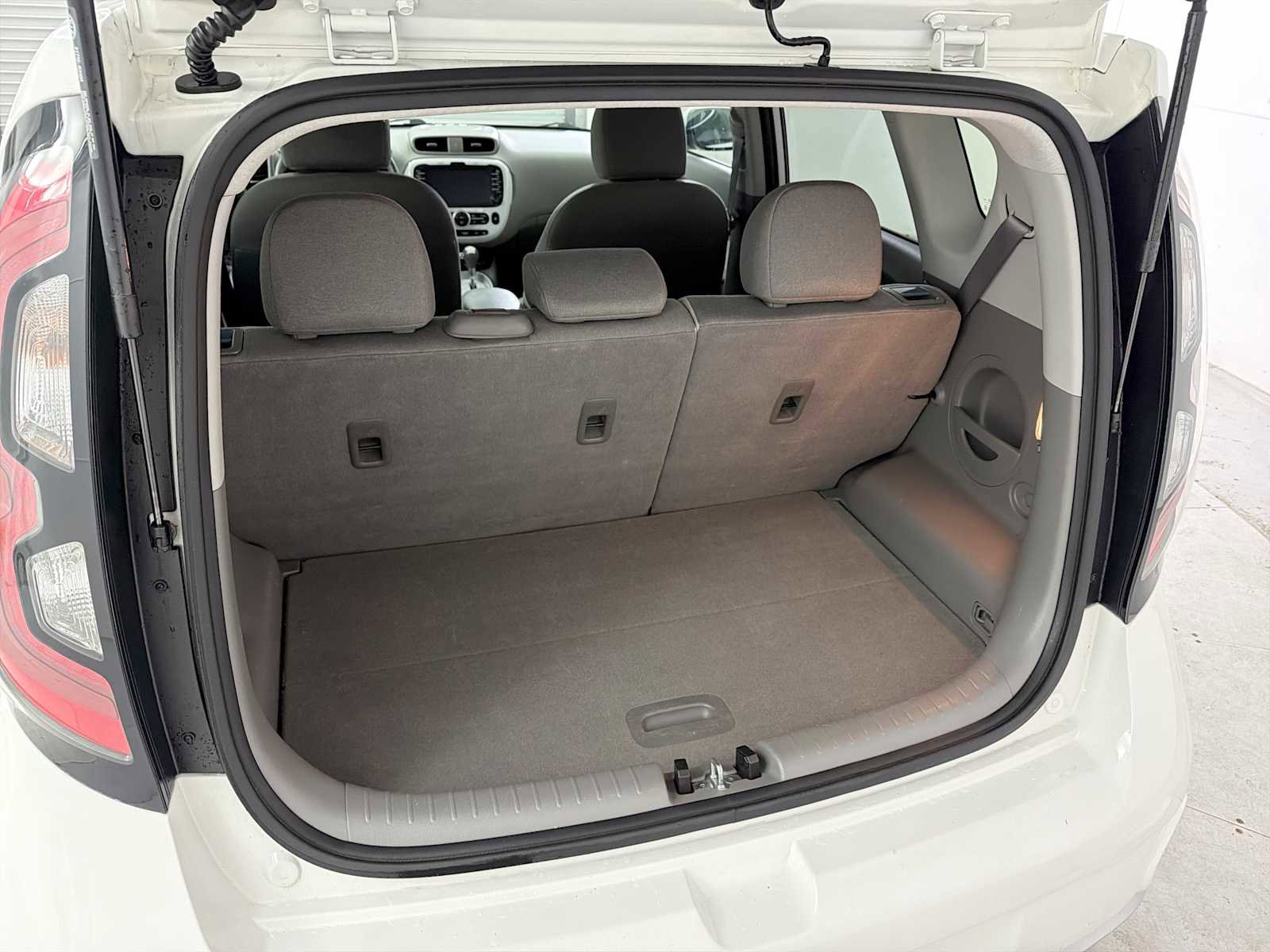 Used 2015 Kia Soul EV image 19