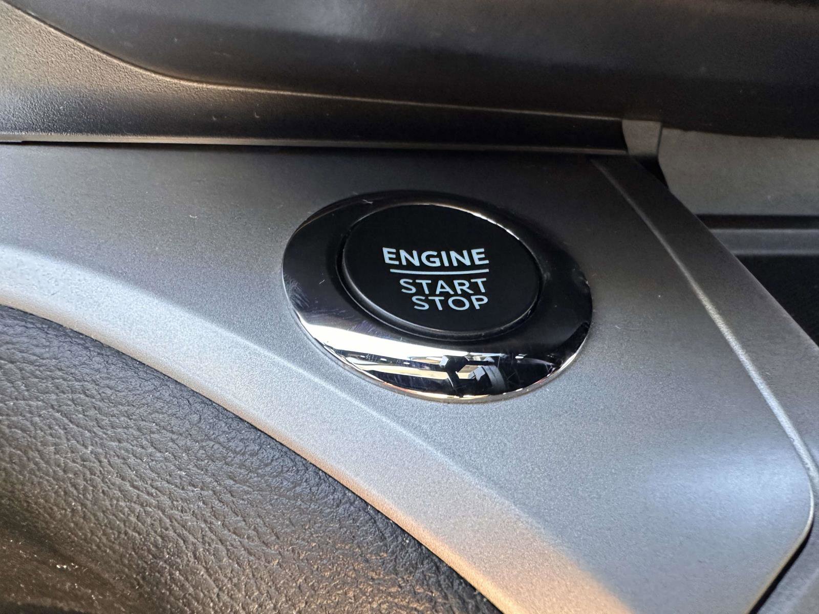 Certified 2022 Ford Explorer XLT w/ Equipment Group 202A image 21