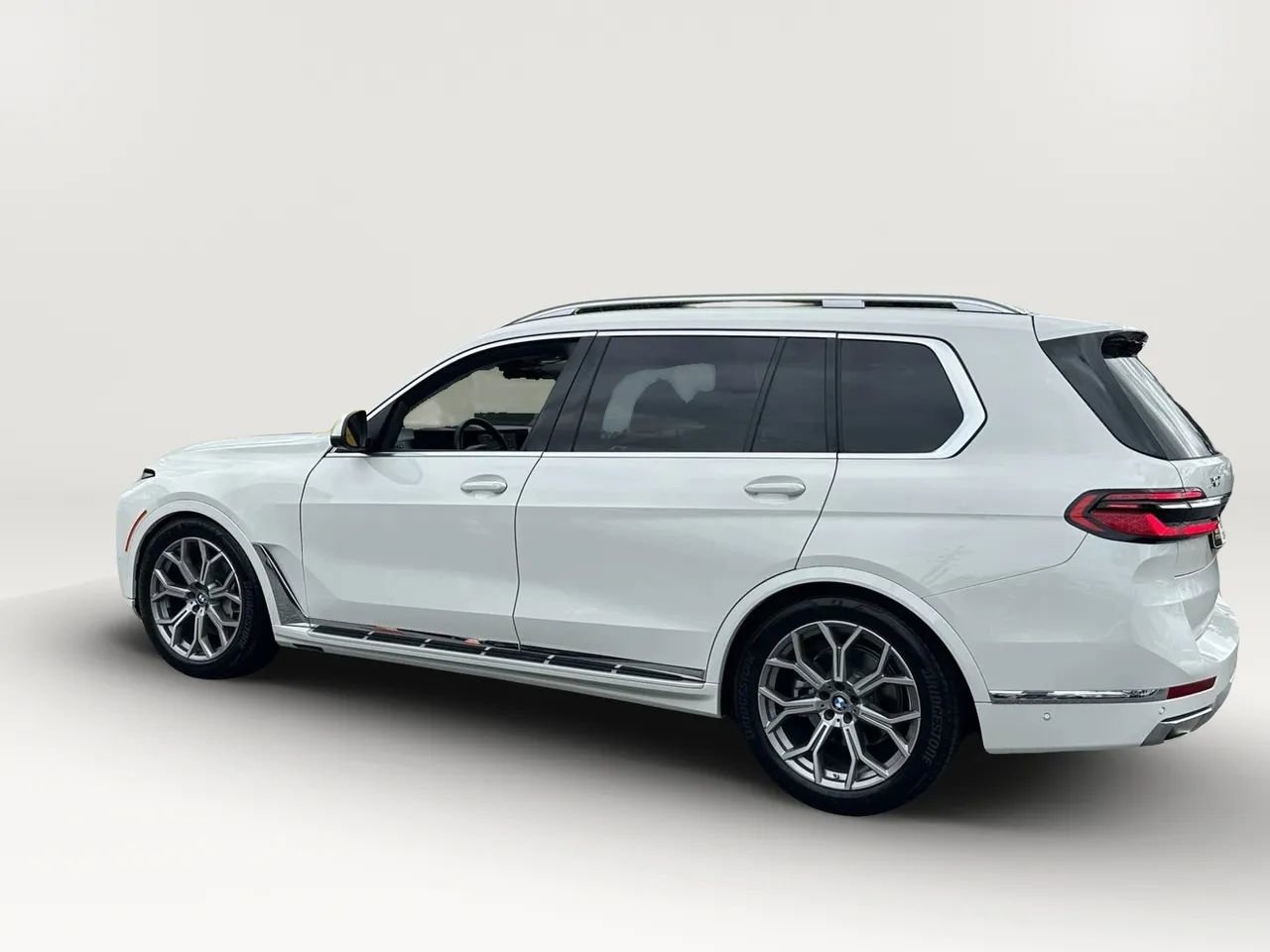 Used 2025 BMW X7 xDrive40i AWD/4WD image 4