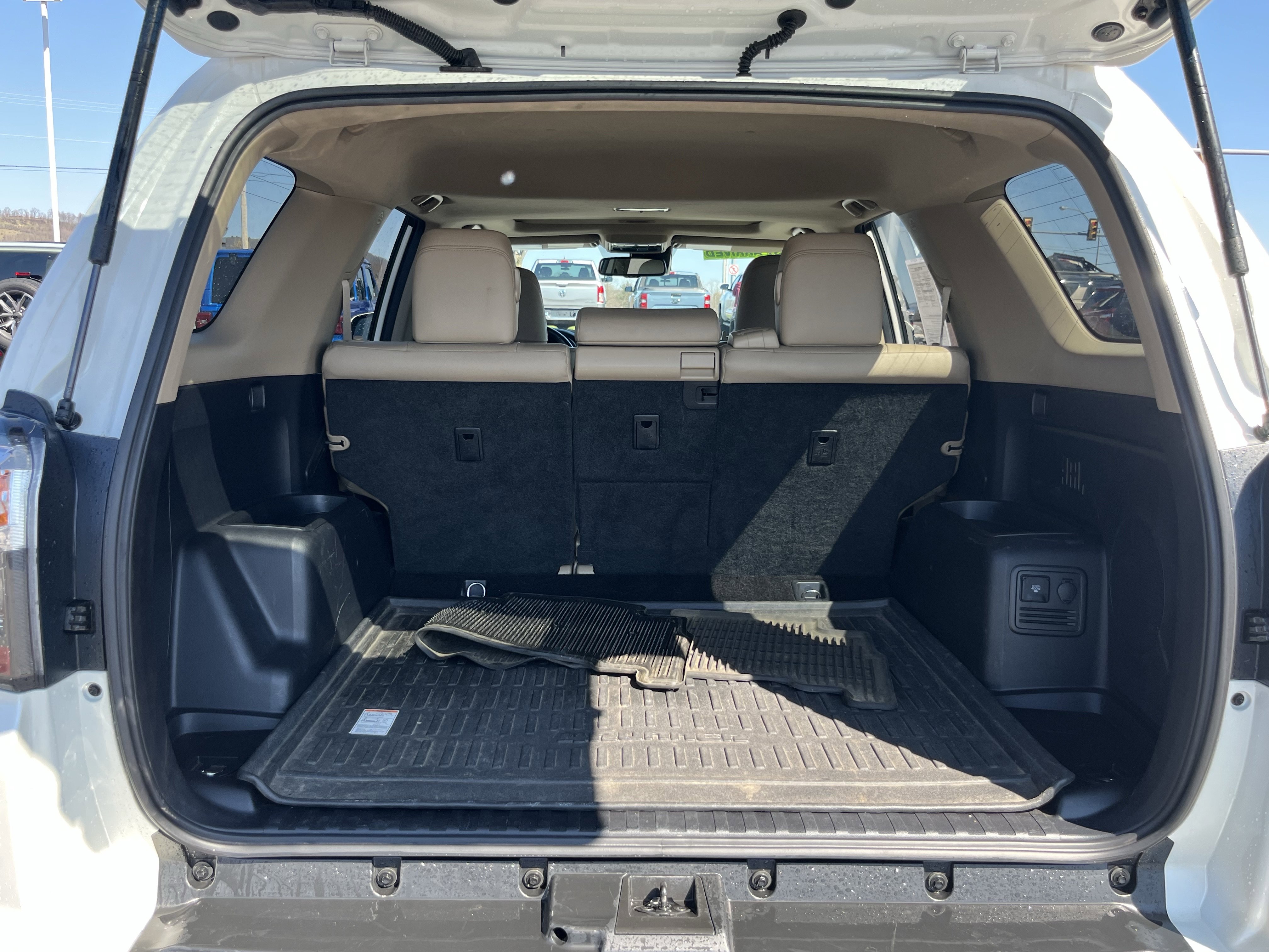 Used 2020 Toyota 4Runner Limited AWD/4WD image 5
