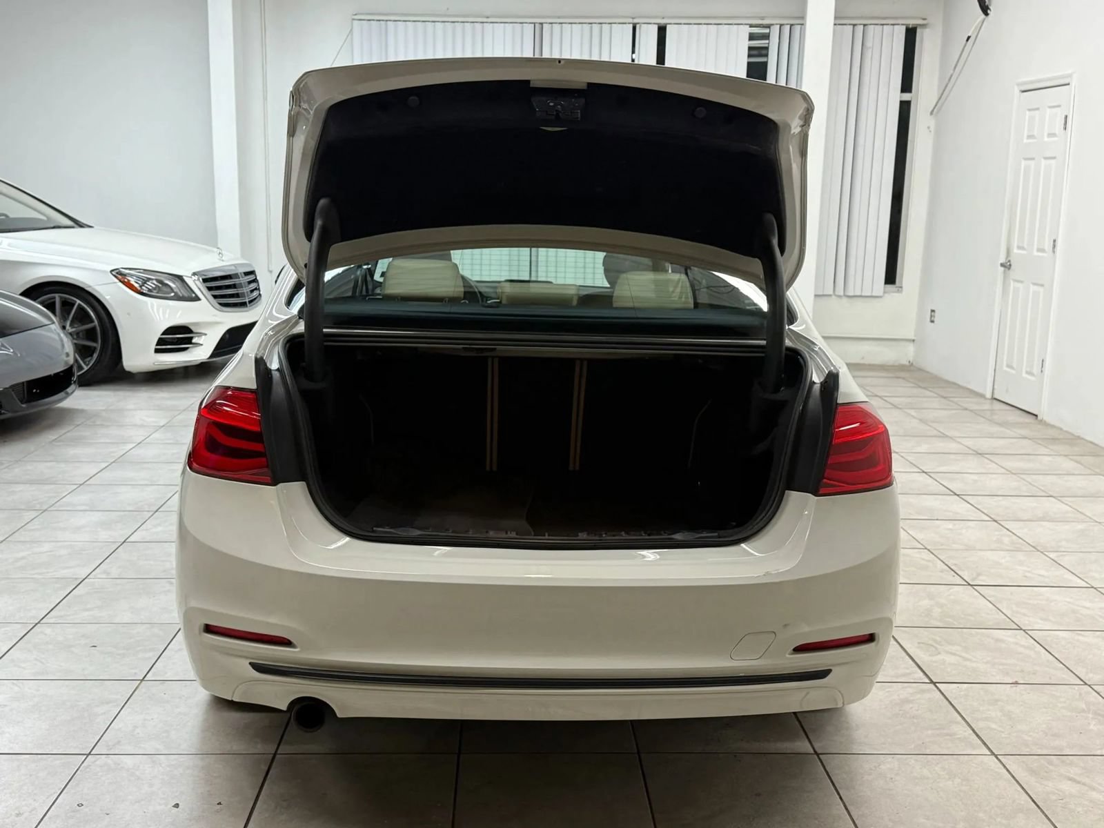 Used 2018 BMW 328d xDrive Sedan AWD/4WD image 19
