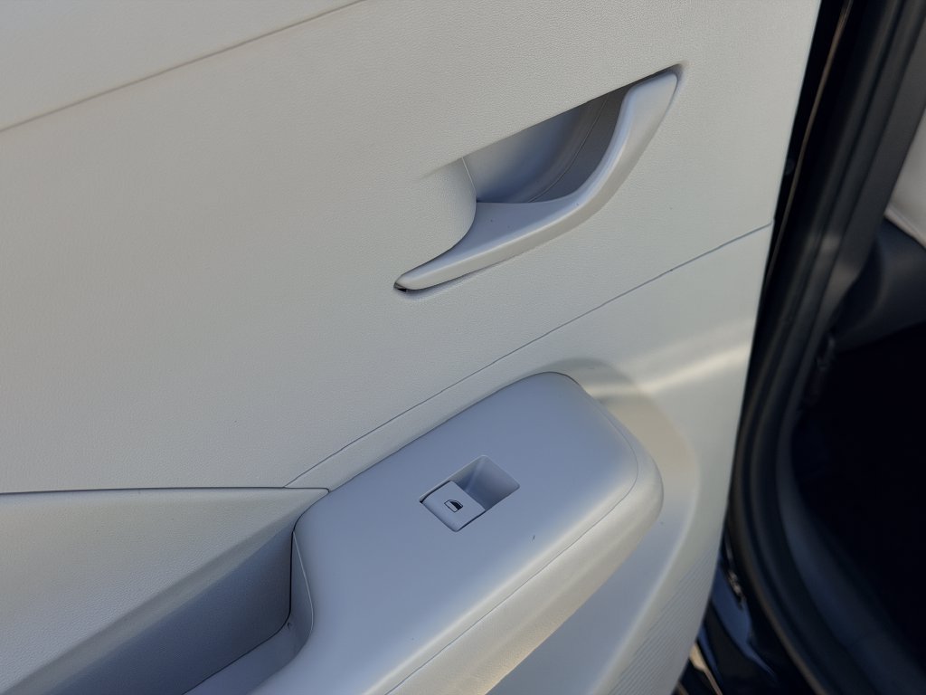 Certified 2025 Hyundai Kona SEL FWD image 19