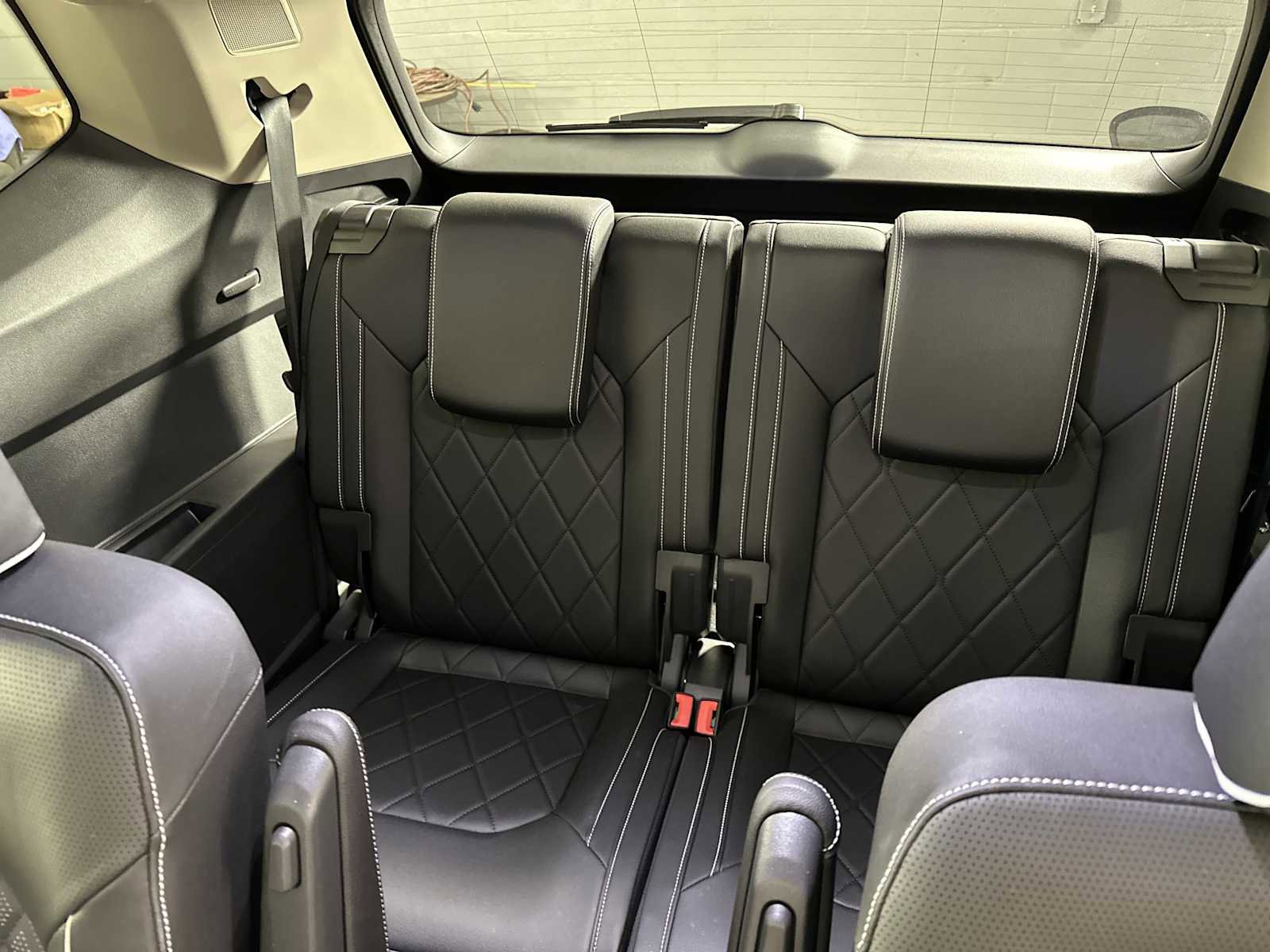 Used 2025 Volkswagen Atlas SEL Premium R-Line image 29