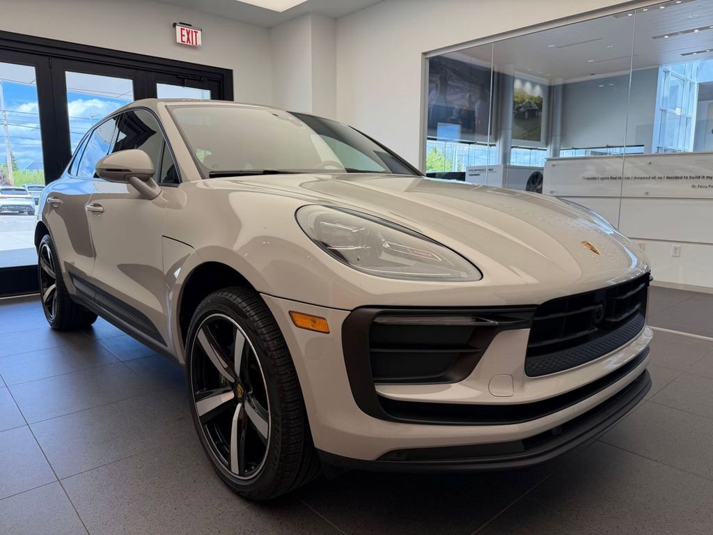 Used 2026 Porsche Macan AWD/4WD image 27