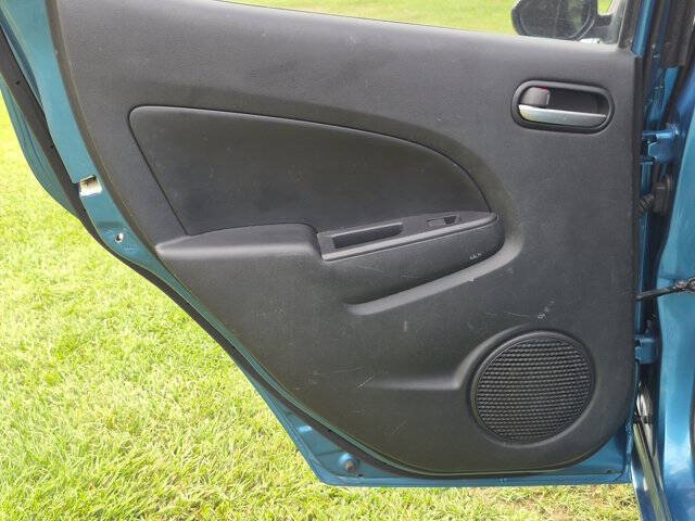 Used 2012 MAZDA MAZDA2 Sport FWD image 23