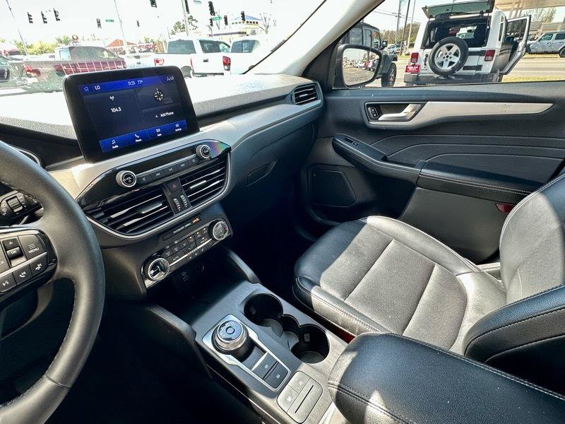 Used 2022 Ford Escape SEL w/ Technology Package FWD image 23