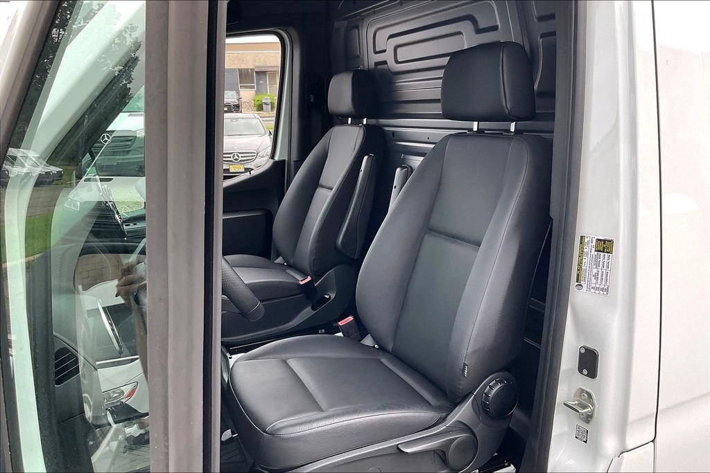 Used 2026 Mercedes-Benz Sprinter 2500 image 17