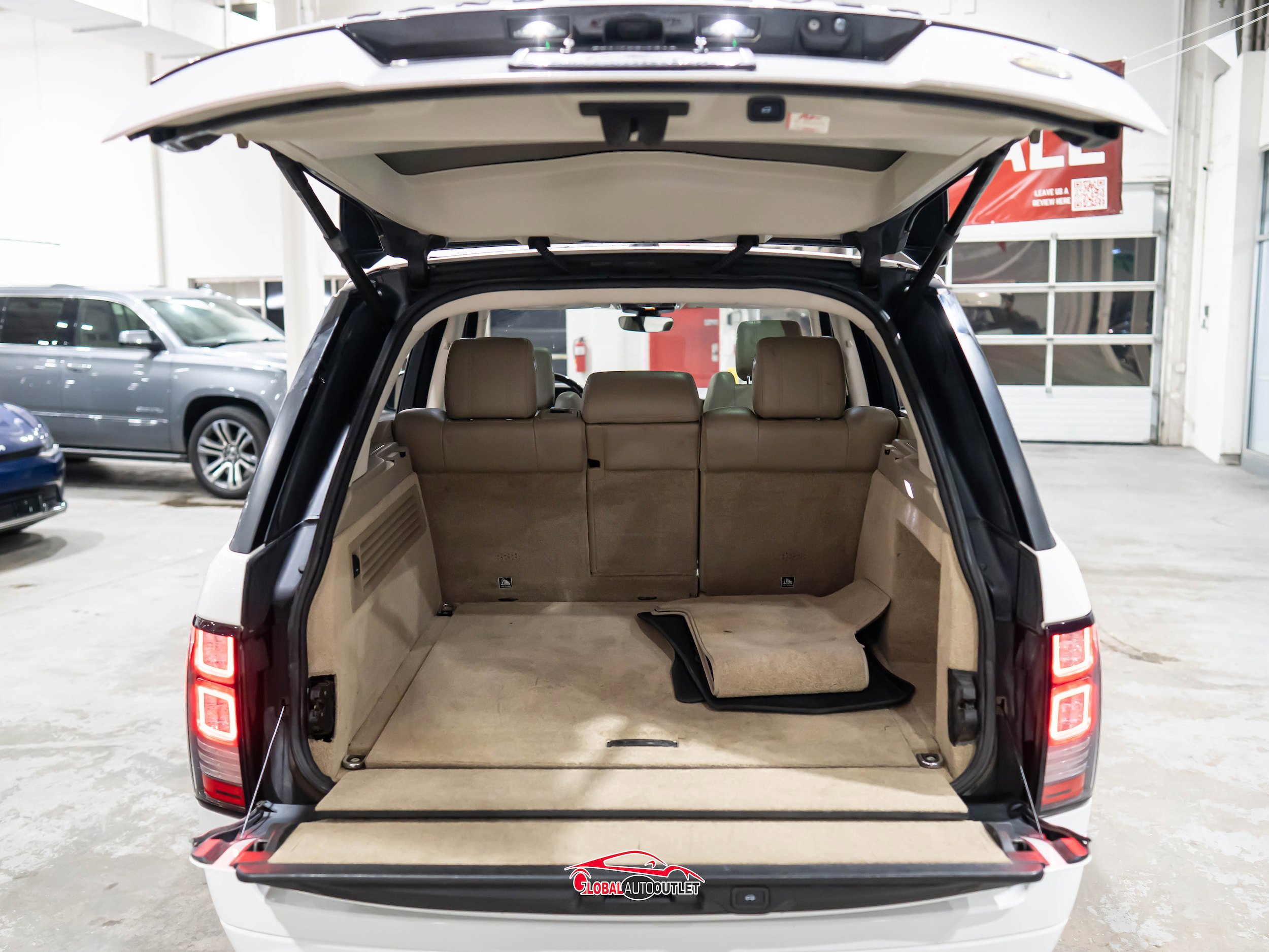 Used 2017 Land Rover Range Rover HSE AWD/4WD image 48
