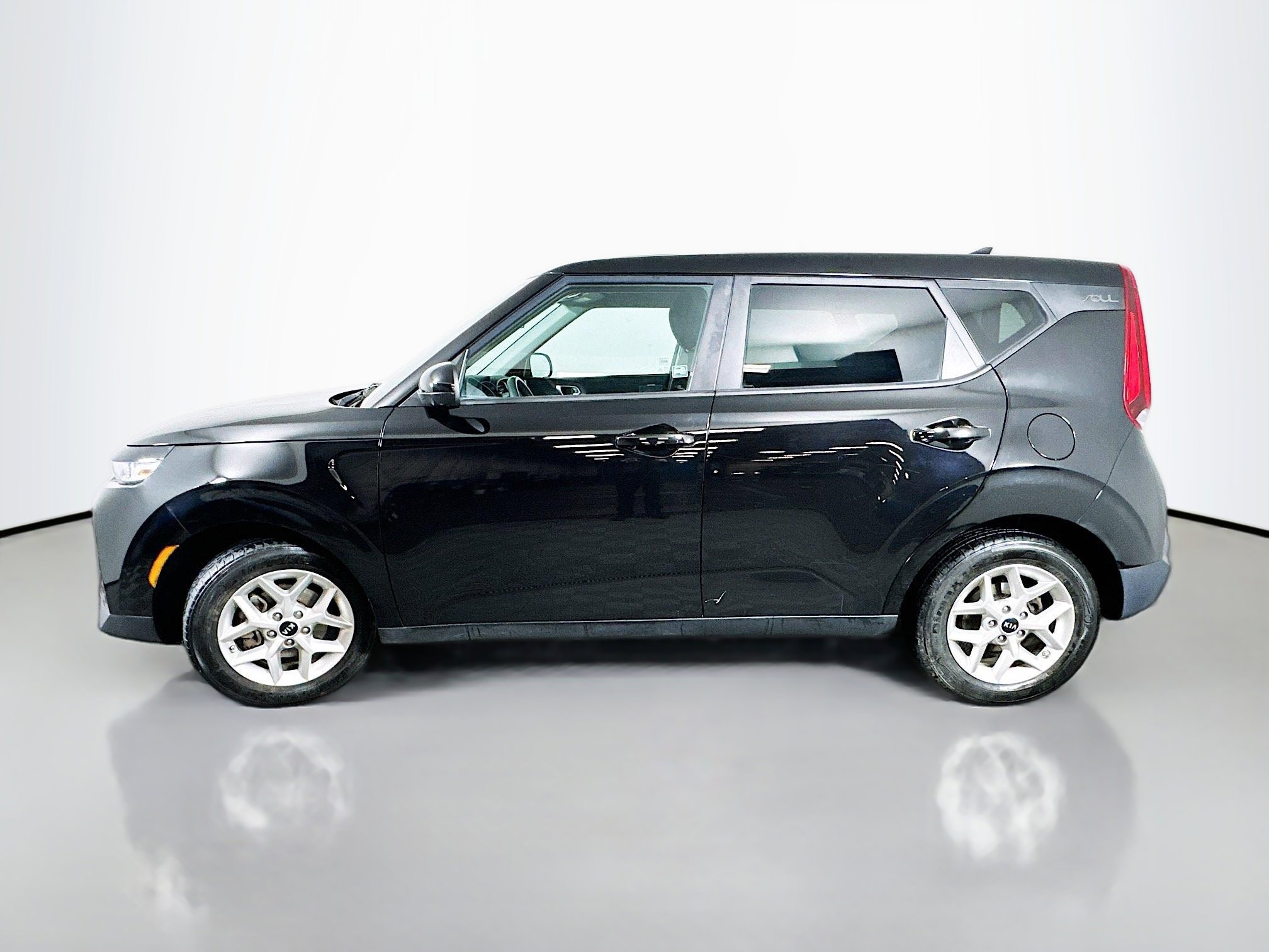 Used 2021 Kia Soul S image 4