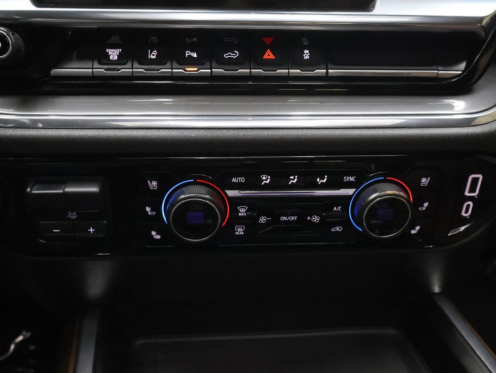 Used 2024 Chevrolet Silverado 3500 High Country w/ High Country Premium Package AWD/4WD image 22
