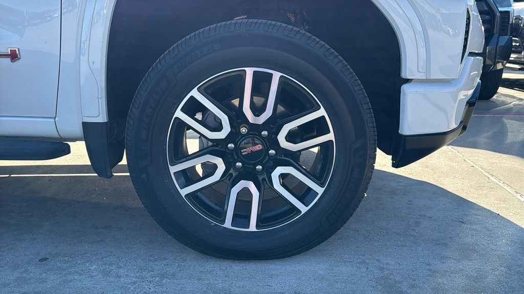 Used 2024 GMC Sierra 1500 AT4 w/ Technology Package image 8