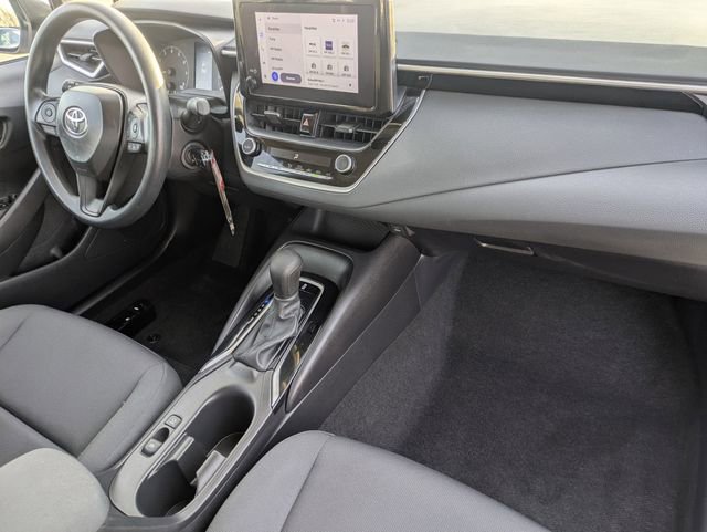 Used 2025 Toyota Corolla LE image 28