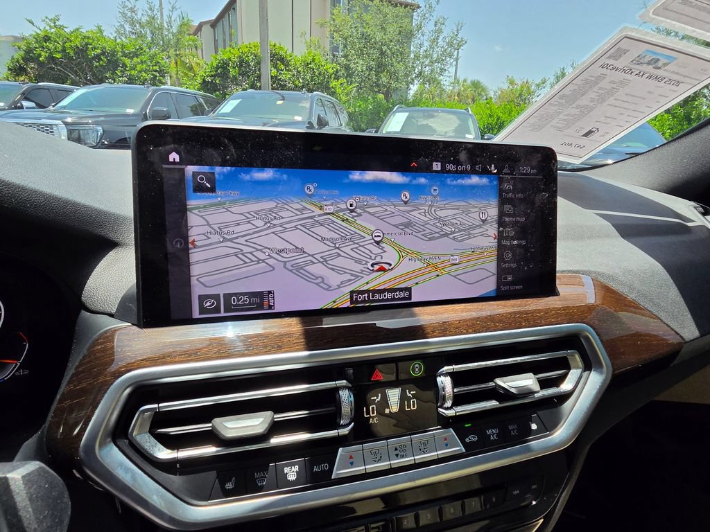 Used 2025 BMW X4 xDrive30i w/ Premium Package AWD/4WD image 3
