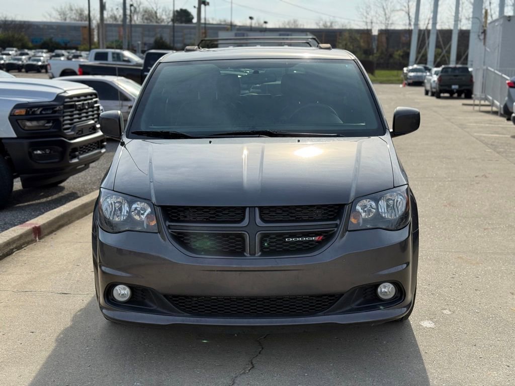 Used 2018 Dodge Grand Caravan GT image 3