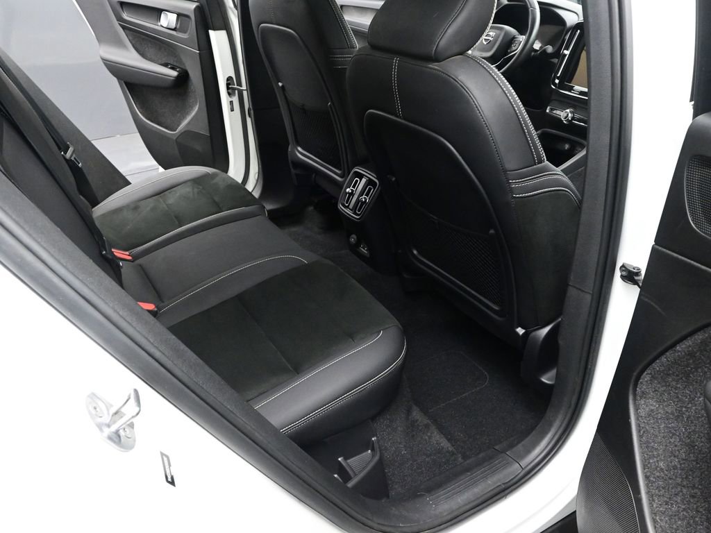 Used 2022 Volvo C40 P8 Recharge Ultimate image 17