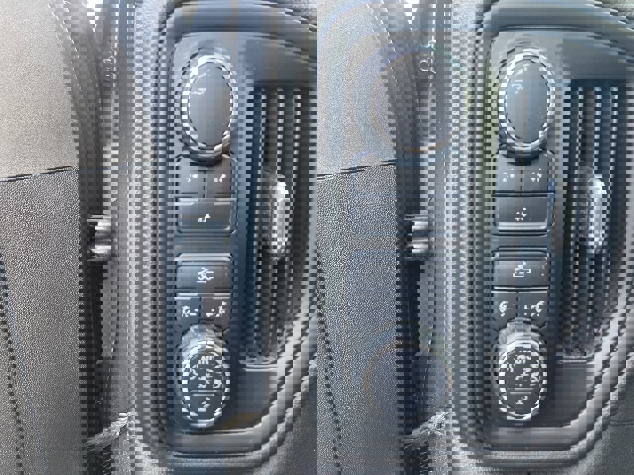 Used 2020 Chevrolet Silverado 2500 Custom w/ Custom Value Package image 14