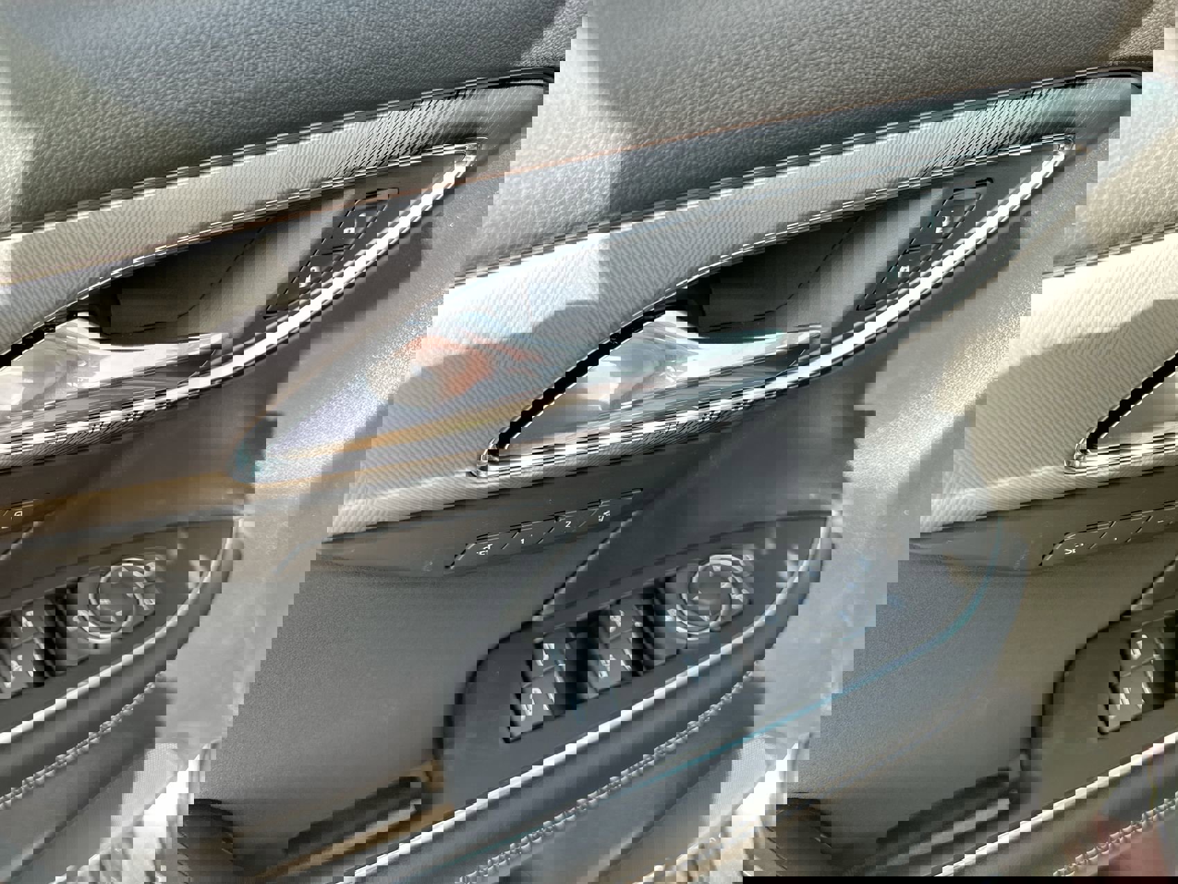 New 2025 Buick Envision Sport Touring image 13